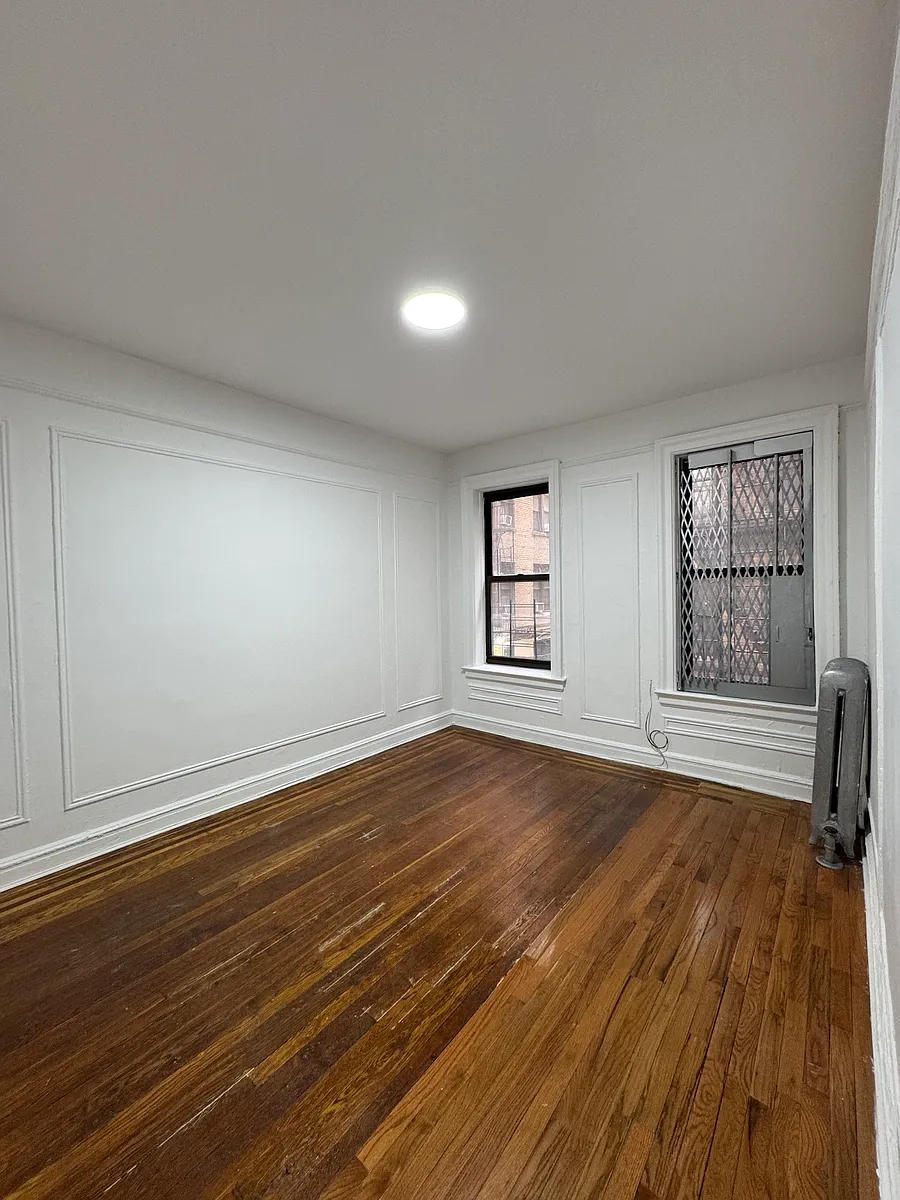 Building Photo - 712 W 176th St #1C