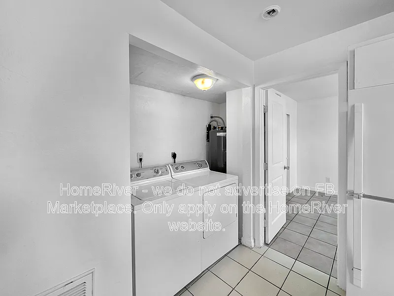 3 bed, 1.0 bath, 1047 sqft, $1,050 — Photo 3