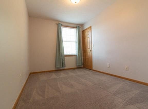 5th image of 136 Winesap St