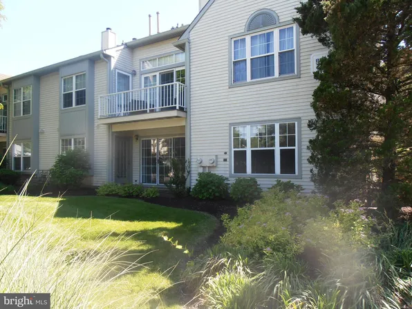 2907 Tarnbrook Dr #A, Mount Laurel, NJ 08054