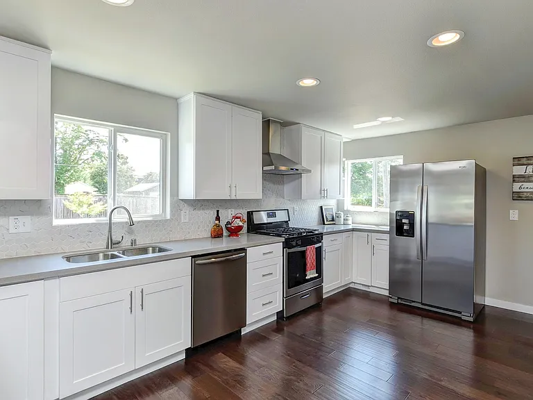 3827 S Angel Pl — Photo 8