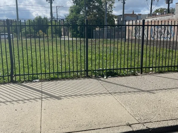 415 E 63rd St, Chicago, IL 60637