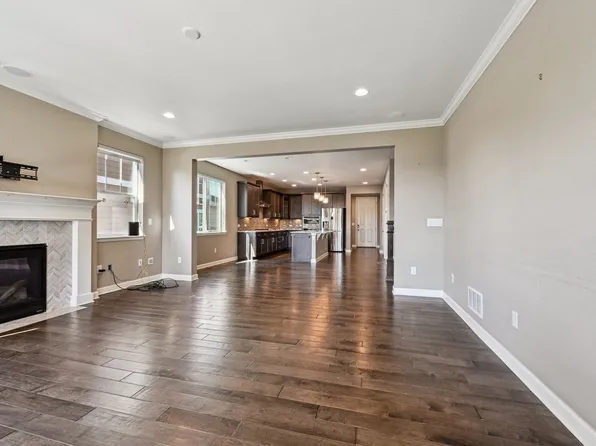 917 Old Wagon Trail Cir, Lafayette, CO 80026