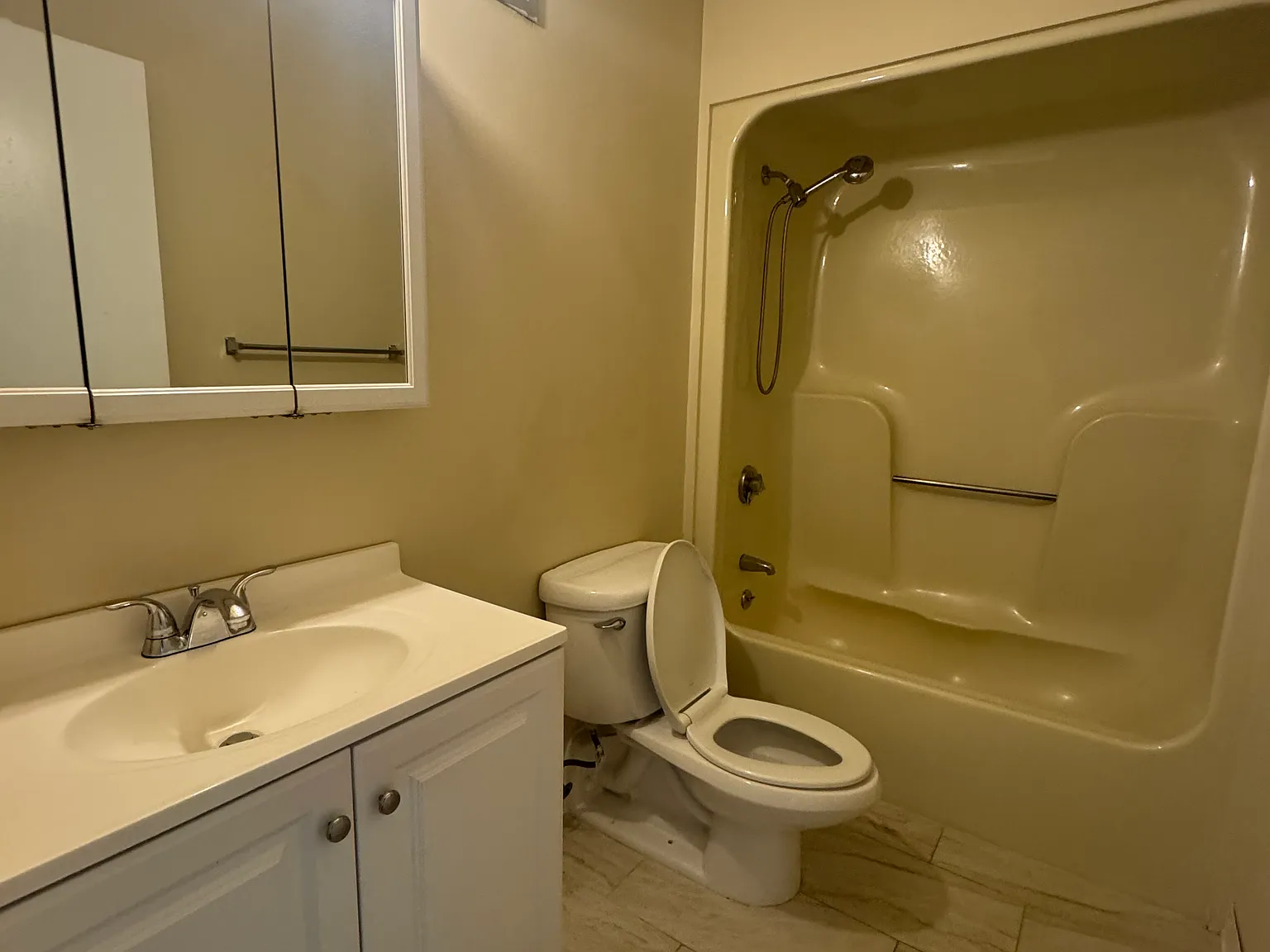 1 bed, $2,100 — Photo 4