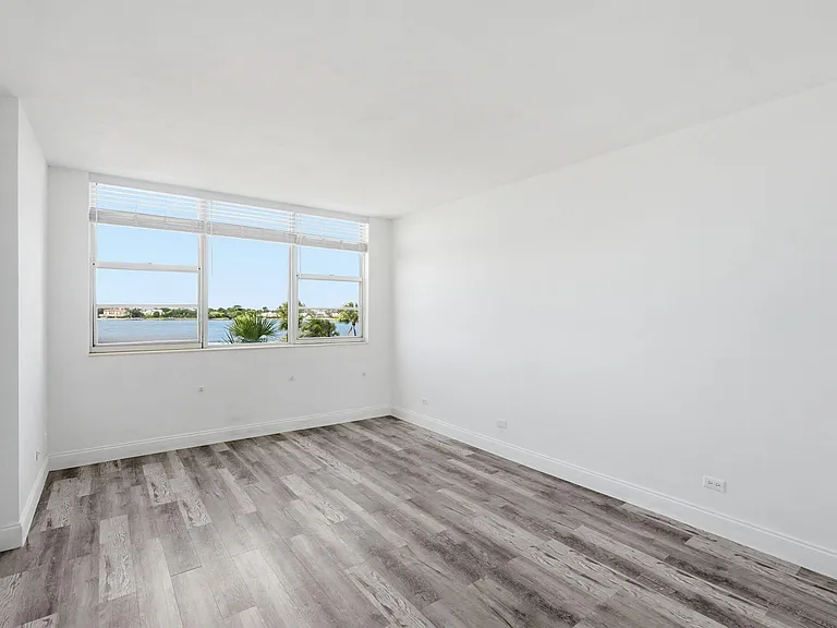 2800 N Flagler Dr #410 — Photo 20