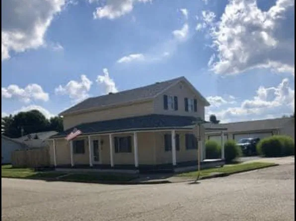 6 Center St, Casstown, OH 45312