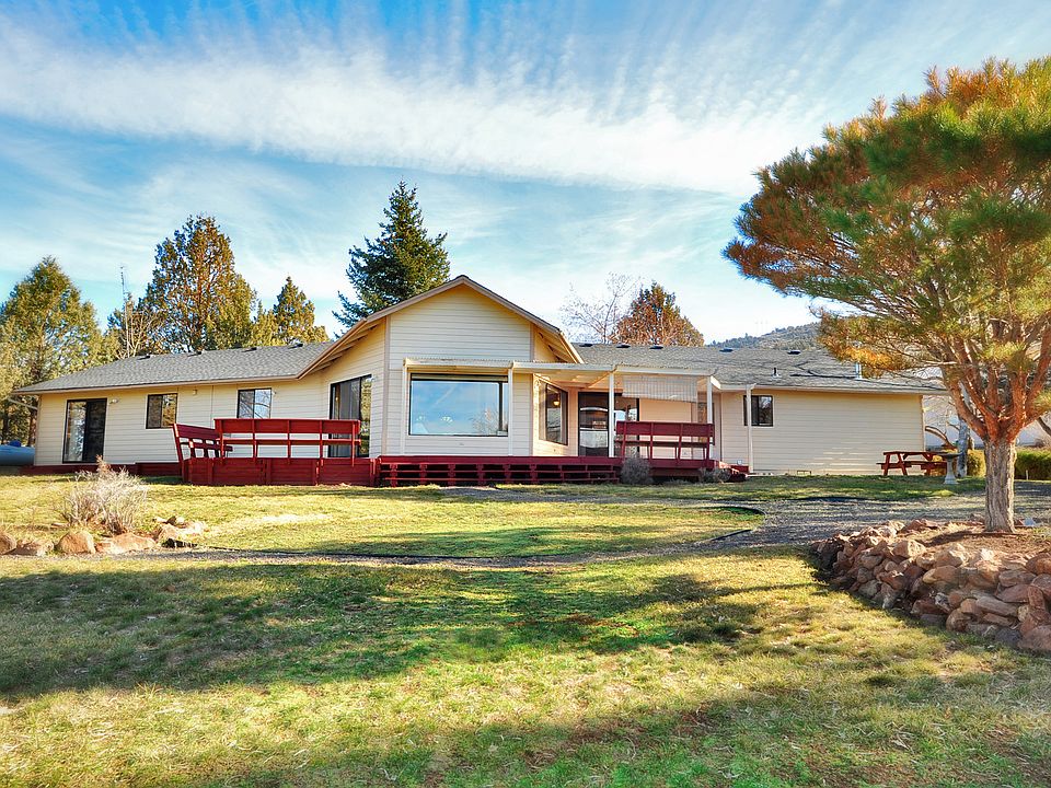 Single level on 5 acres.