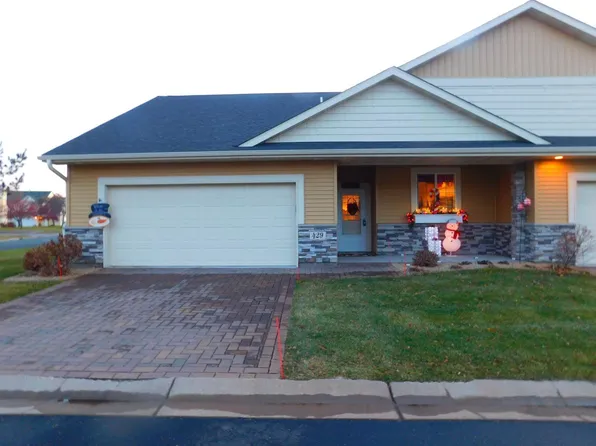 429 Aqua Cir, Lino Lakes, MN 55014