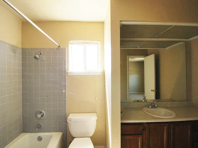 216 Cutlass Dr #B — Photo 19