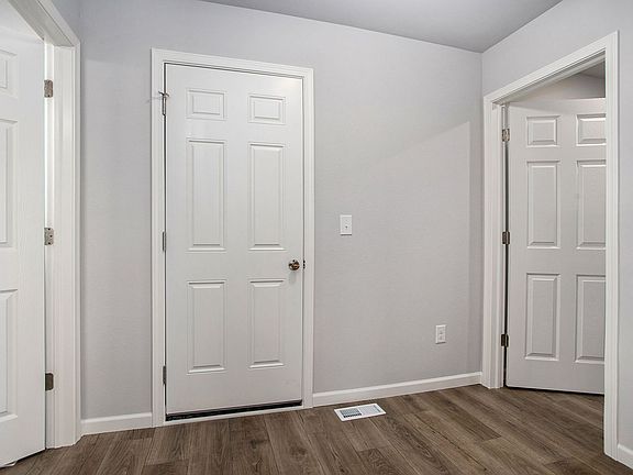 5th image of 358 N Sherman St