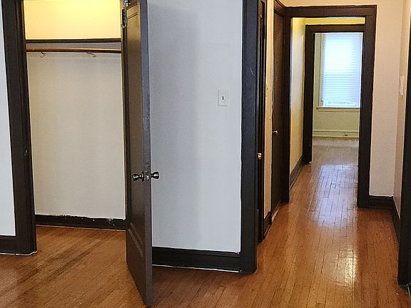 5th image of 8154 S Marshfield Ave #1638