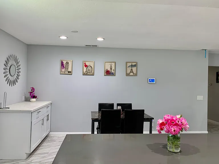 2625 Baltic Ave — Photo 9
