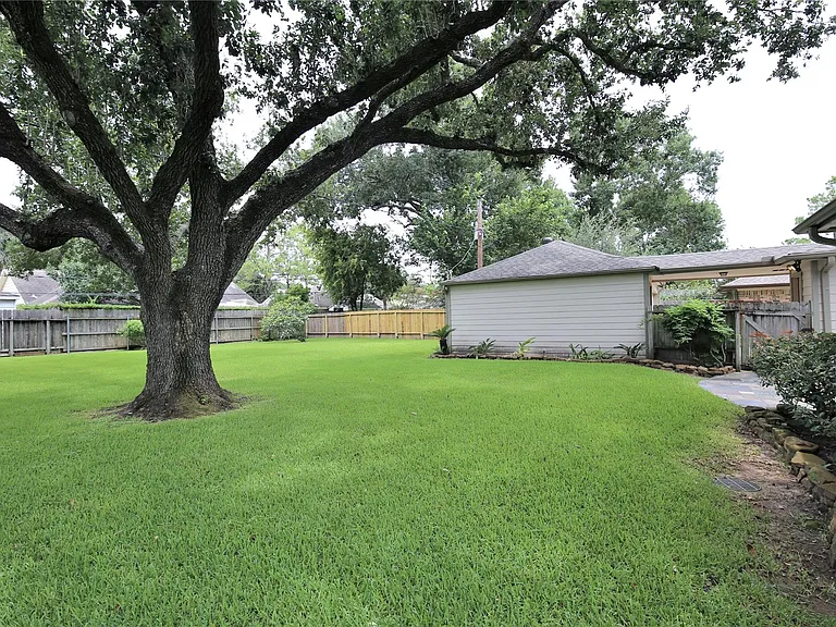 2315 Eaglerock Dr — Photo 23