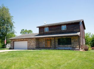 762 Marine Dr, Dixon, IL 61021