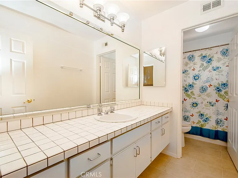 24 Cypress Tree Ln — Photo 23