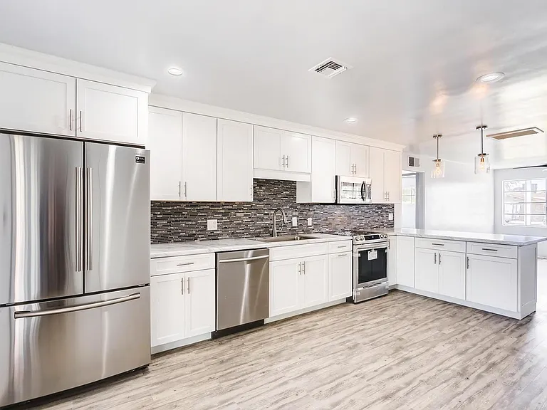 1215 S Judd St — Photo 1