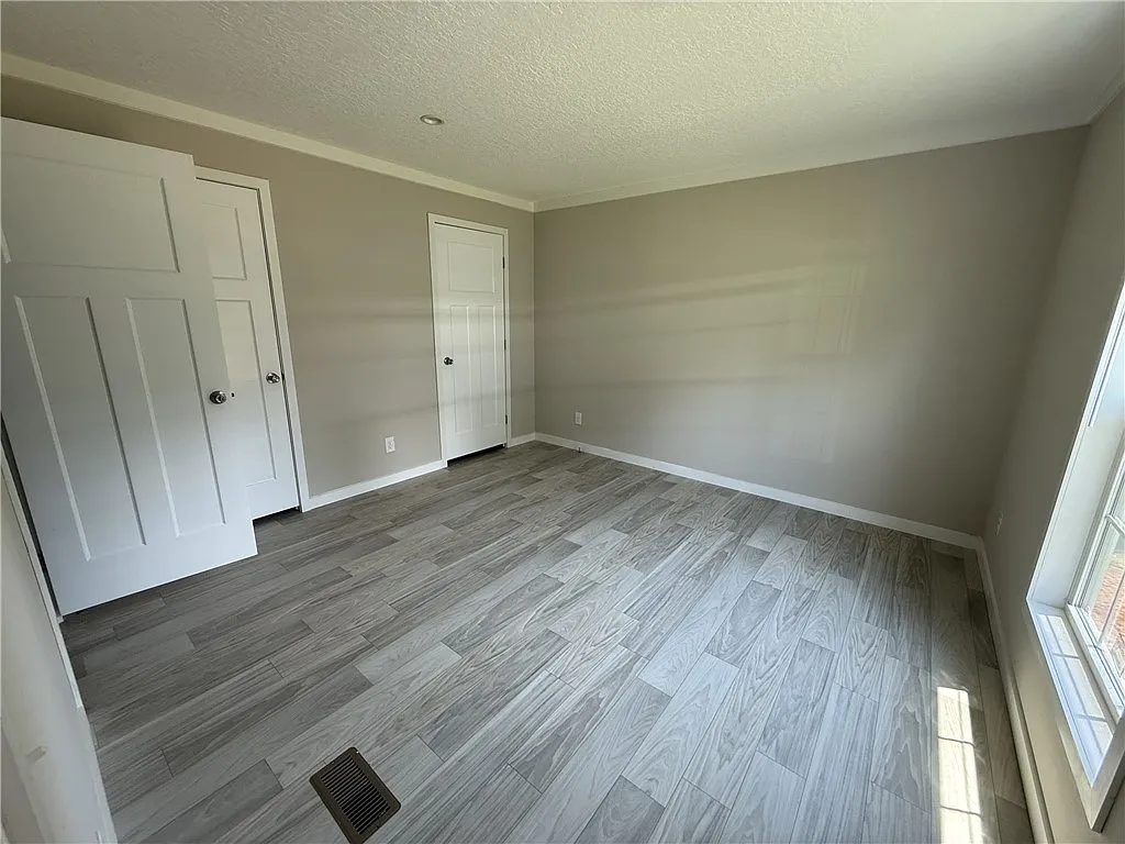 3 bed, 2.0 bath, $1,200 — Photo 4