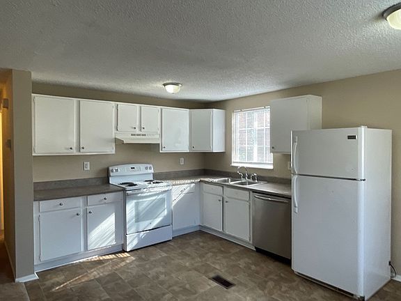 4th image of 3300 Pengelly Ct
