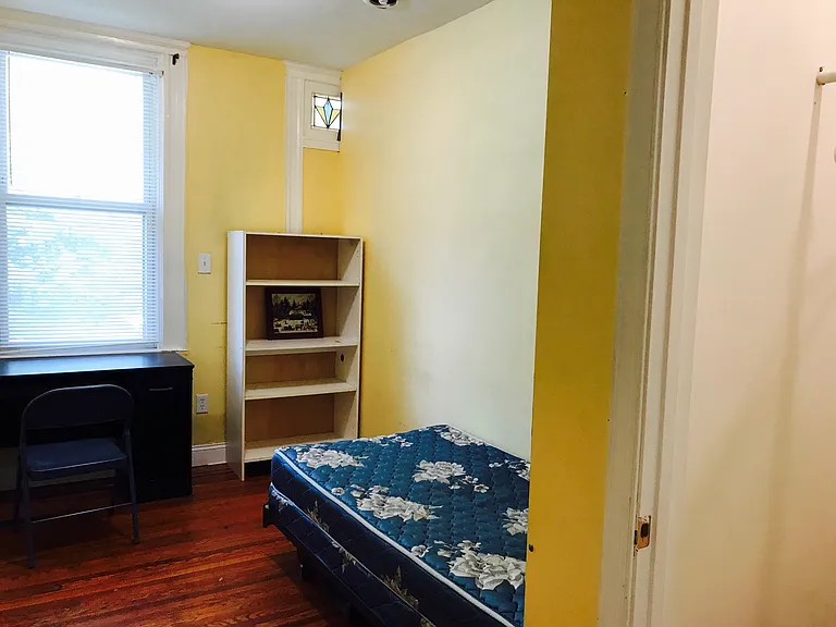 325 E University Pkwy #F1 — Photo 5