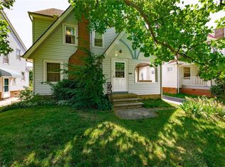 1143 Quilliams Rd, Cleveland Heights, OH 44121