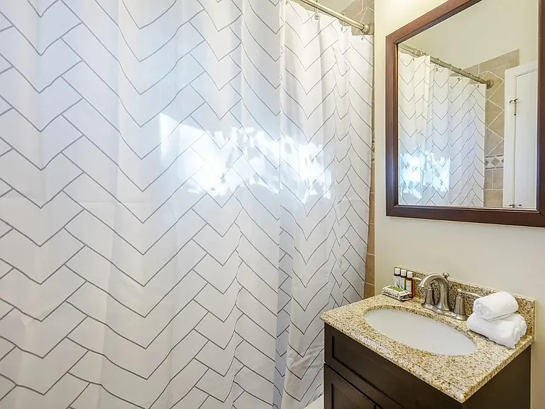 333 C St SE #1 — Photo 4