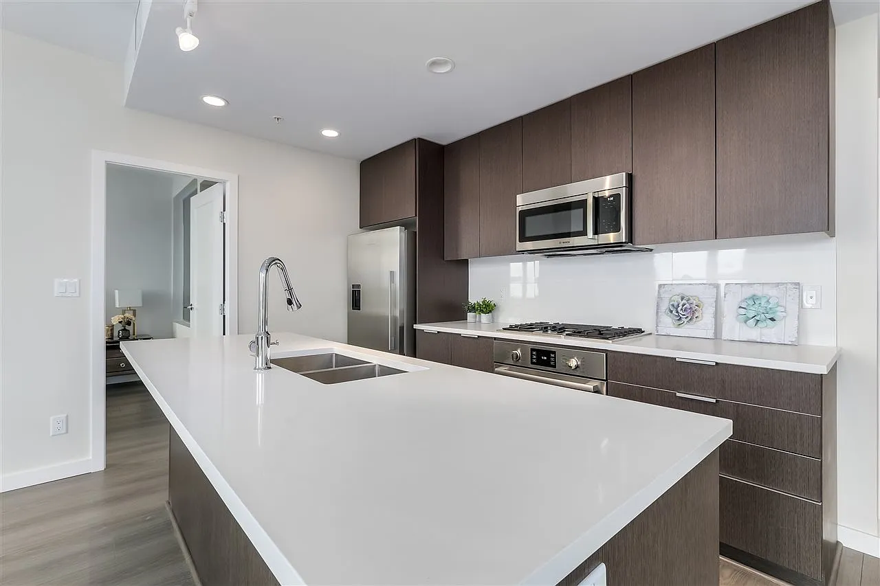 2 bed, 1101 sqft, $3,300 — Photo 2