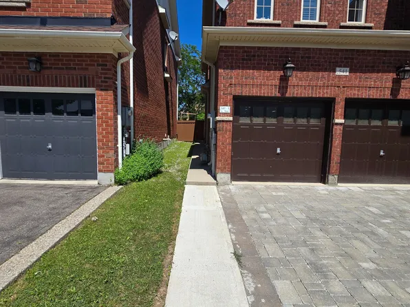 541 Scott Blvd, Milton, ON L9T 0T8