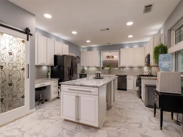 3517 Castlewood Ct, Flower Mound, TX 75022