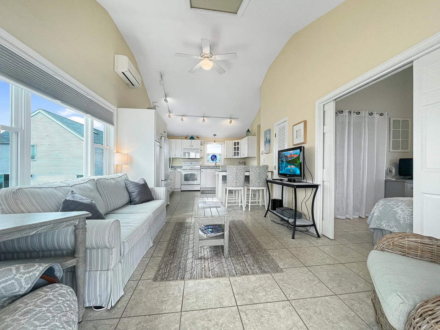 2 bed, 778 sqft, $1,995 — Photo 3
