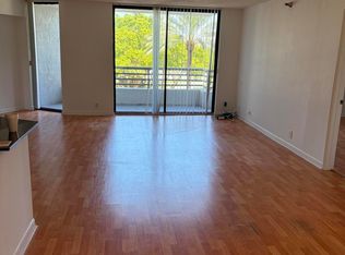 3300 NE 191st St APT 410, Aventura, FL 33180