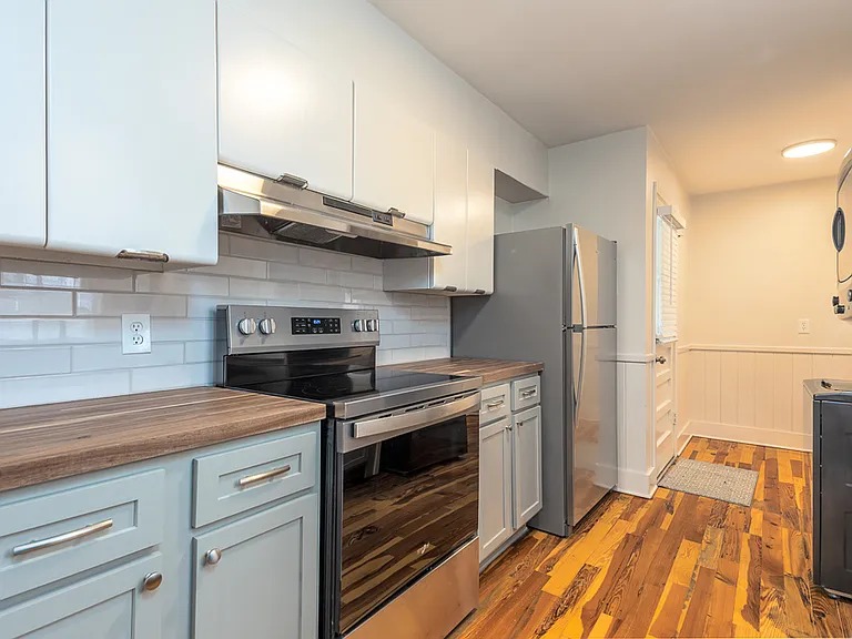 4958 Welchshire Ave — Photo 12