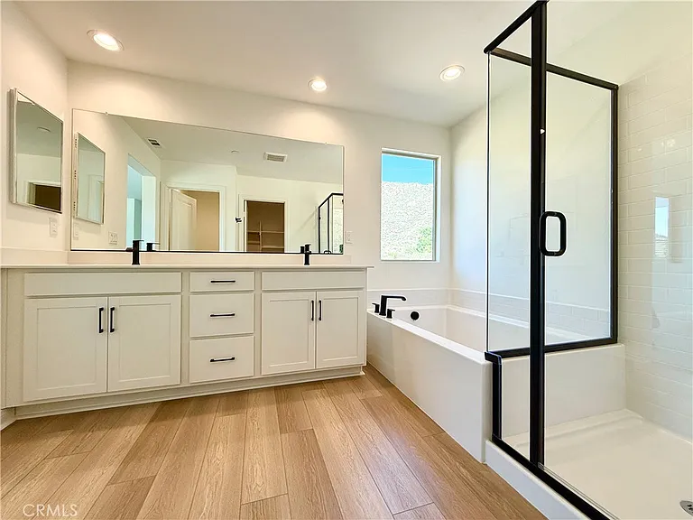 21696 Thomas Ct — Photo 36