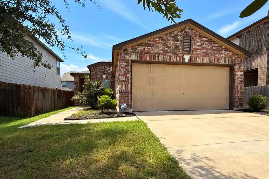 3 bed, 1314 sqft, $1,800 — Photo 1
