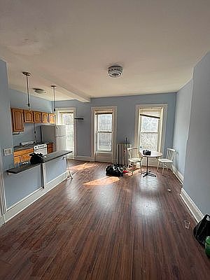 3rd image of 416 Kosciuszko St #4