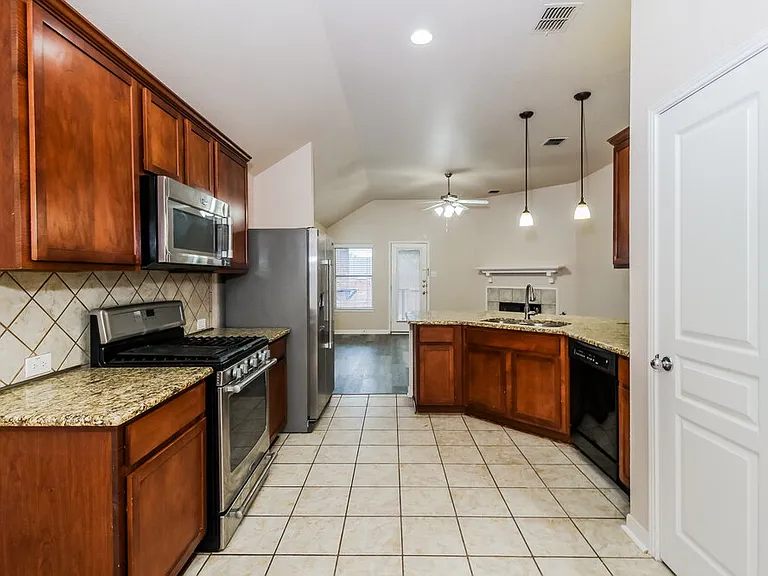12153 Angel Food Ln — Photo 9