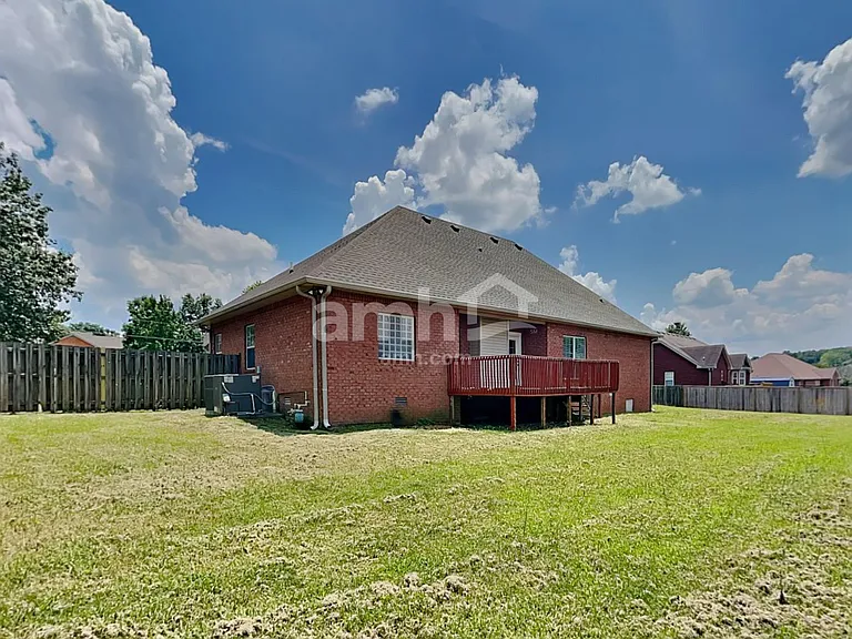 210 Fox Hunt Ln — Photo 26