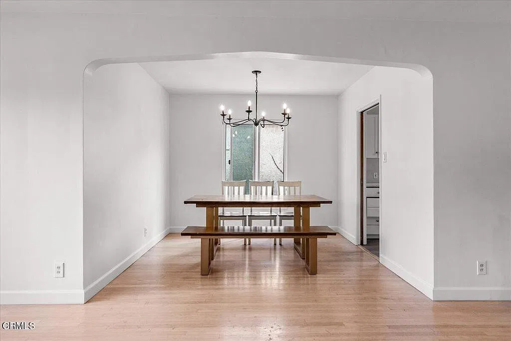 3 bed, 2.0 bath, 1423 sqft, $4,000 — Photo 3