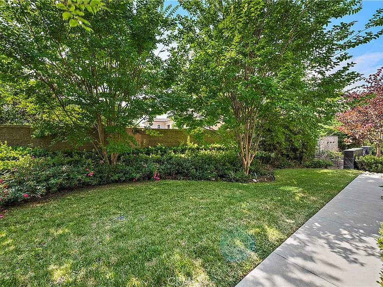 102 Orchid Ter — Photo 14