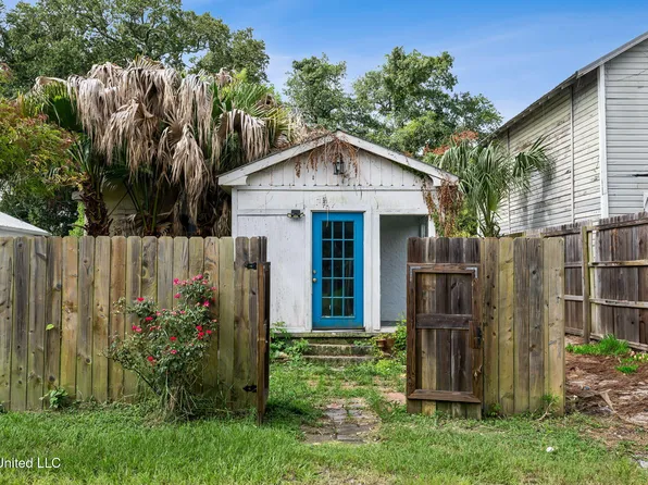 310 Union St, Bay Saint Louis, MS 39520
