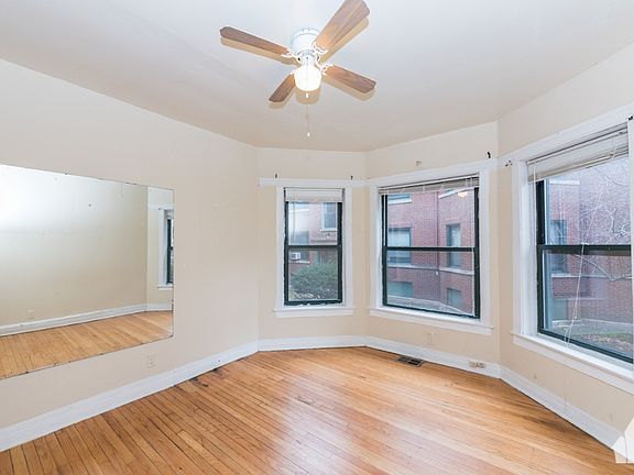 3rd image of 841 W Cornelia Ave #3E