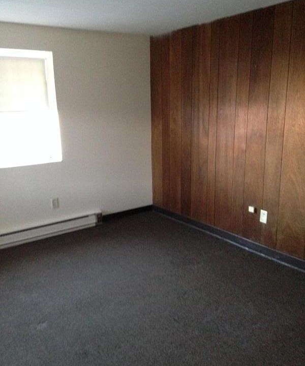 2nd image of 275 Elm St APT 3B