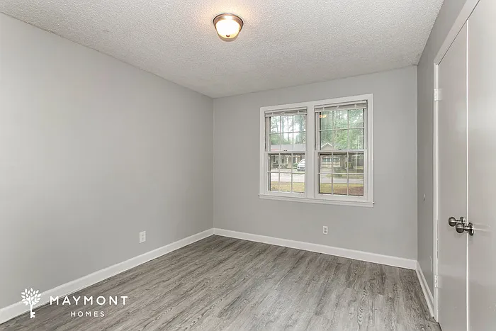 1808 Laredo Dr — Photo 10