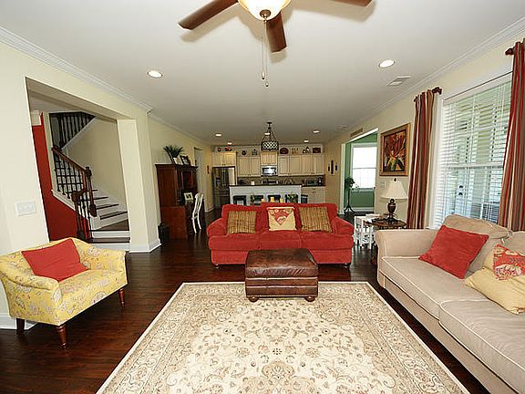 4th image of 257 Silver Cypress Cir