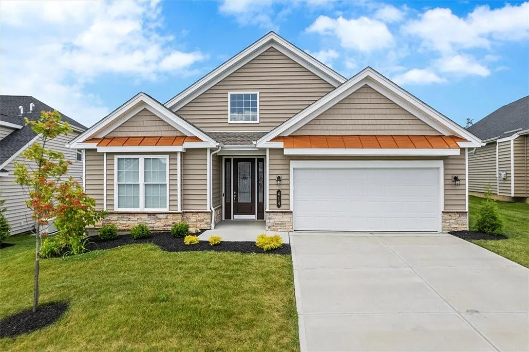 414 Freedom Dr photo 1