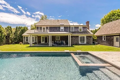 Beautiful East Hampton Village Retreat — Photo 3