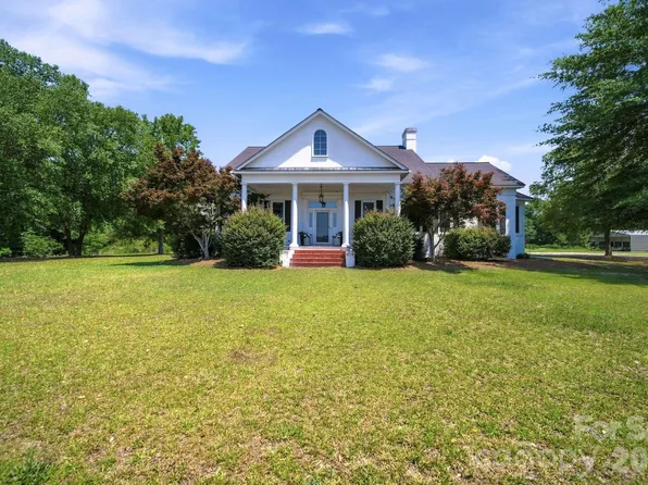 1004 Four Mile Loop, Cheraw, SC 29520