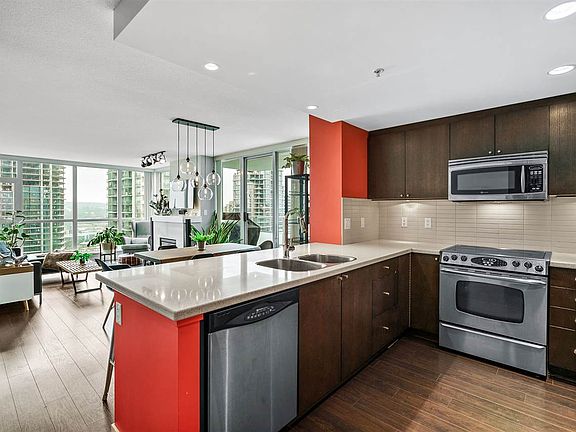 3rd image of 4400 Buchanan St #2205