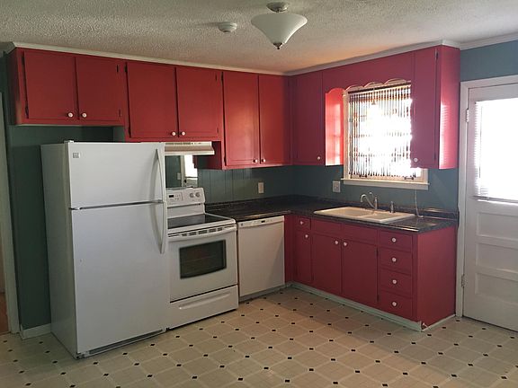 Kitchen - new dishwasher, ceramic top stove