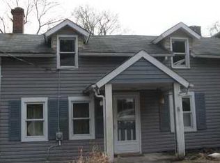 8 Spring St, Tomkins Cove, NY 10986