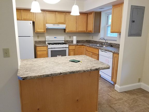 3rd image of 8333 Delmar Blvd APT 2E